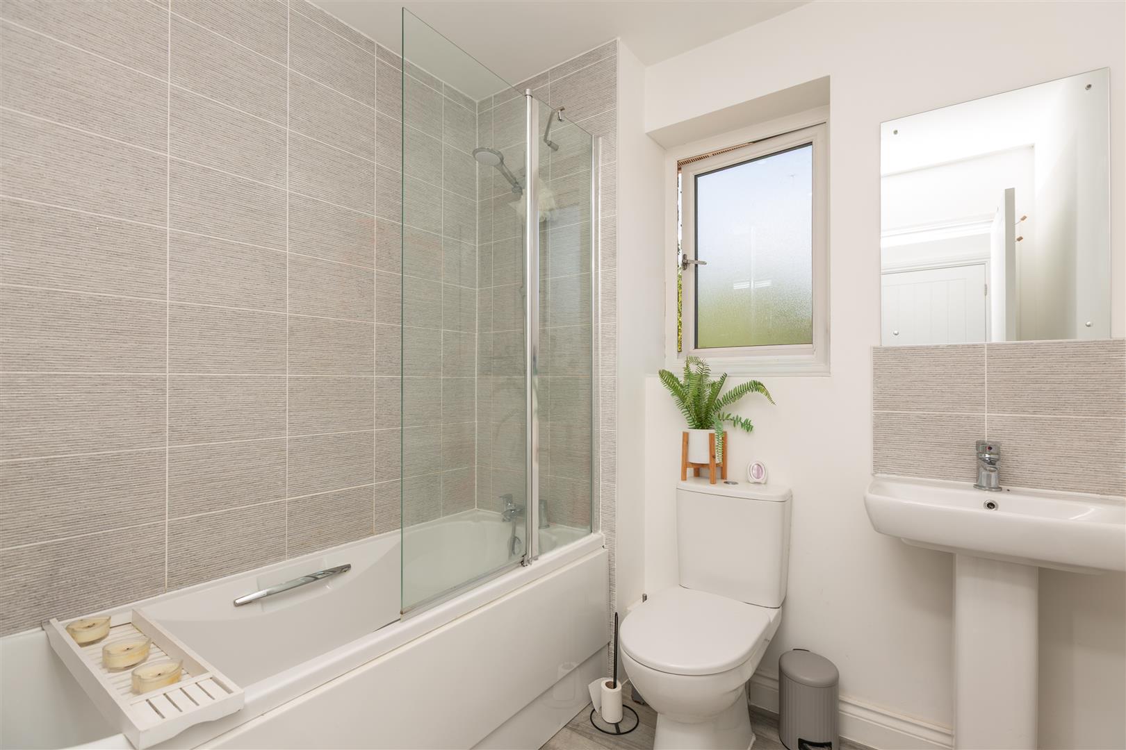Clos Gelli Wen, Pontardawe, Swansea, SA8 3DF
